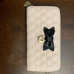 Betsey Johnson Blush Heart Quilted Zip Around Black Bow Clutch Wallet
